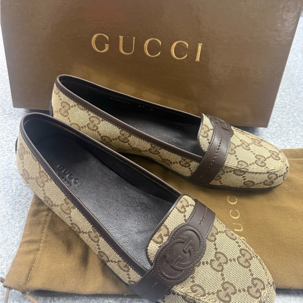 Gucci Women's Beige and Dark Brown Loafers - Picture 6 of 6